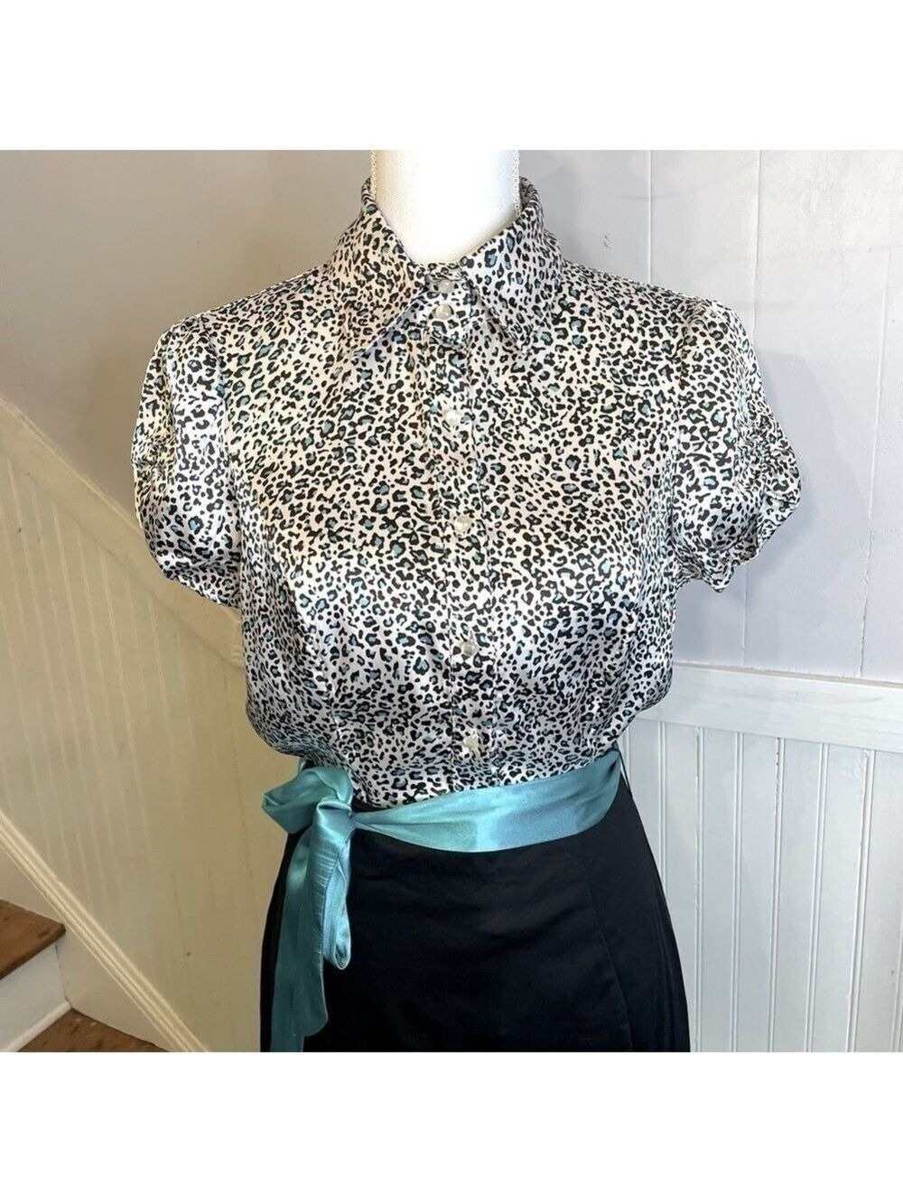 Heart Soul Y2K Leopard Print Puff Sleeve Satin Tie Blouse Size Large - Picture 2 of 14